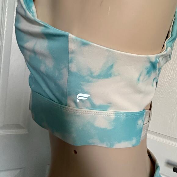 Trendy cloud pattern Blue Tie-Dye Activewear Set
No Tags Fits Large athleisure - Picture 5 of 8
